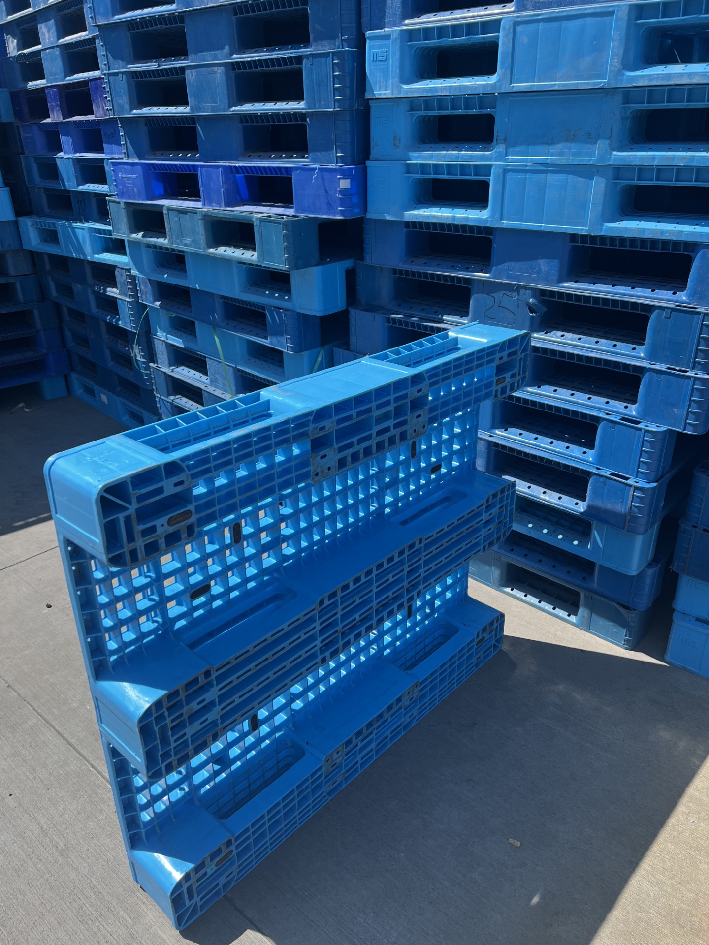 Industrial grade pallet — heavy-duty used 48x40 composite pallet